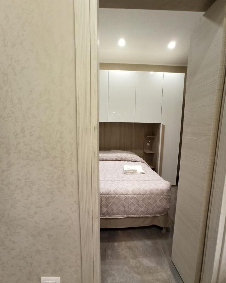A Casa E Annarell Apartment Napoli Bagian luar foto