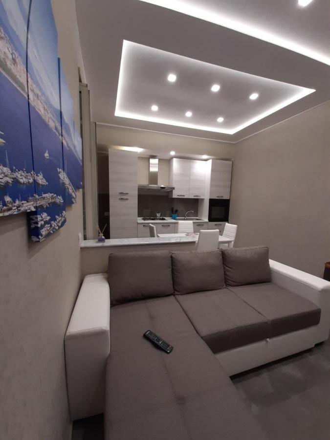 A Casa E Annarell Apartment Napoli Bagian luar foto